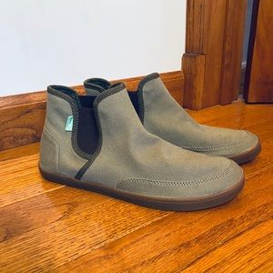 Sanuk green shoes